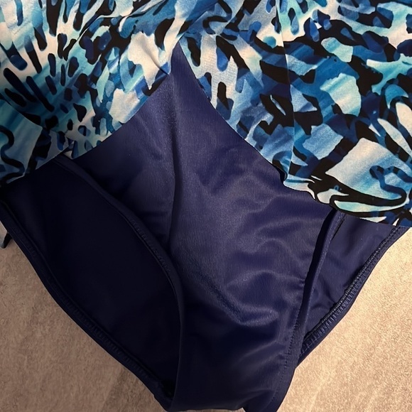 One piece Magicsuit Blue Tide Aubrey High Neck blue animal print Swimsuit size 8 - Picture 5 of 8
